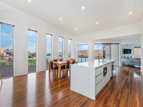 River Reveal - Accommodation Mooloolaba 2