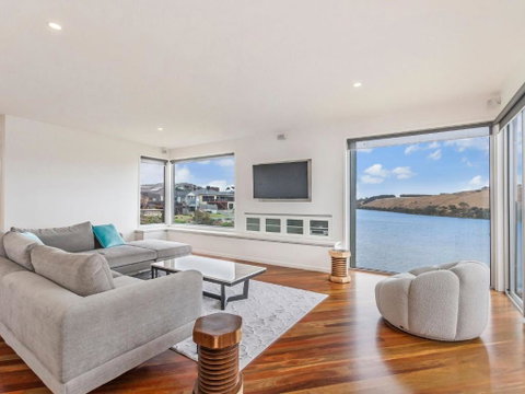 River Reveal - Accommodation Mooloolaba 0