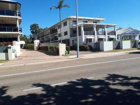 Residential Two-bedroom Unit On The Strand, Self-check In, Wi-fi - Accommodation Mooloolaba 3
