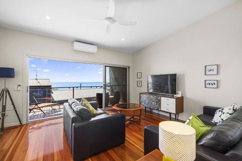 Rock Ledge - Accommodation Mooloolaba 2
