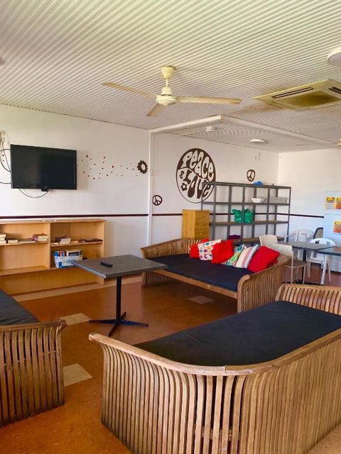 Roey Backpackers And Party Bar - Accommodation Mooloolaba 3