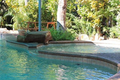 Roey Backpackers And Party Bar - Accommodation Mooloolaba 0