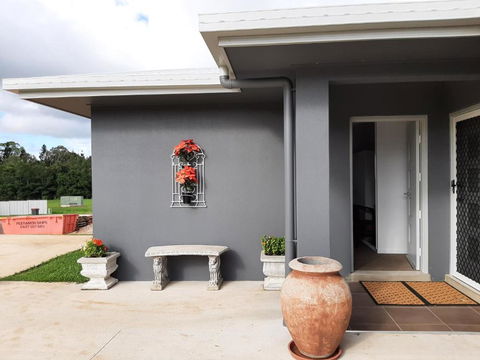 Room In Guest Room - Cozy Room With Separate Entrance And Ensuit Bathroom - Accommodation Mooloolaba 1