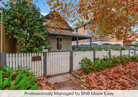 Rose Cottage - Stroll To CBD, Leafy Setting - Accommodation Mooloolaba 0