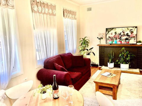Rose End Cozy Apartment - Accommodation Mooloolaba 0