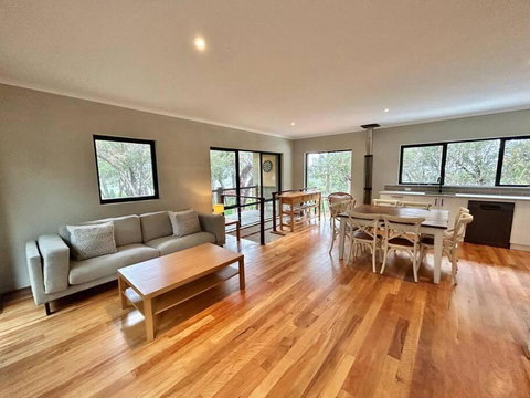 Rosella - Bushland Hideaway - Accommodation Mooloolaba 1
