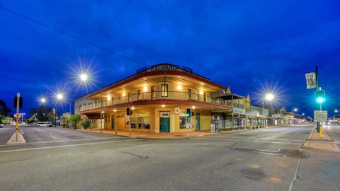 Royal Exchange Hotel - Accommodation Mooloolaba 0