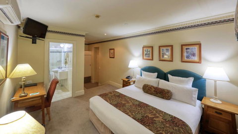 Royal Exchange Hotel - Accommodation Mooloolaba 2