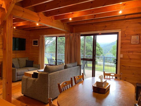Russell Falls Holiday Cottages - Accommodation Mooloolaba 3