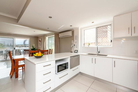 Saltwater Villas - Pet Friendly Accommodation - Accommodation Mooloolaba 3