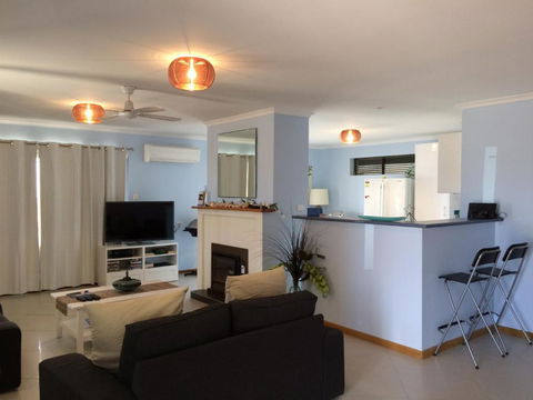 Salty Air Apartments Kingscote Kangaroo Island - Accommodation Mooloolaba 0