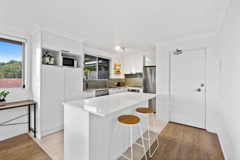 Salty Sea Breeze Apartment 500m To Waters Edge - Accommodation Mooloolaba 1