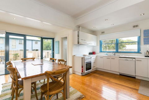 Sand Surf And Sunshine - Accommodation Mooloolaba 1