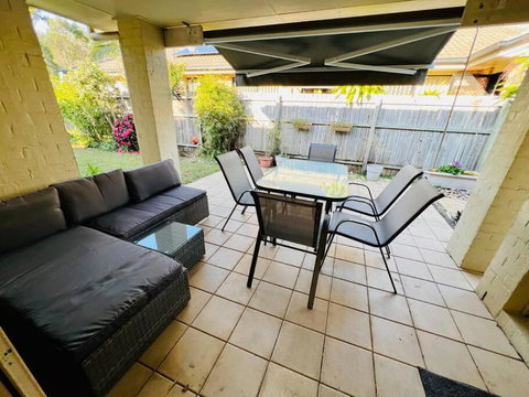 Sandstone Point Holiday Home - Accommodation Mooloolaba 2