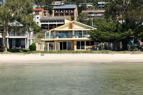 Sandy Beach House Corlette Unit 1 Waterfront WI-FI Aircon - Accommodation Mooloolaba 0