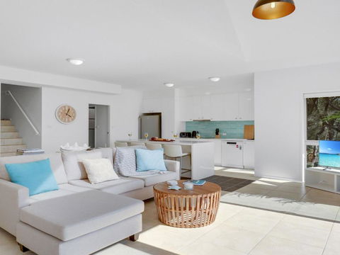 Sandy Cove - Accommodation Mooloolaba 2