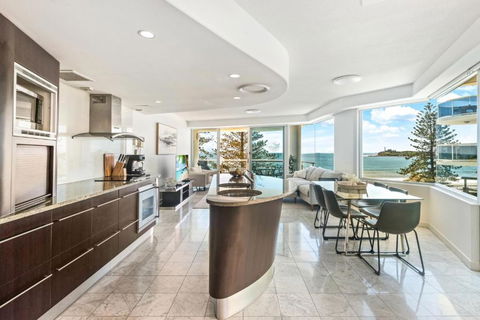 Sirocco 508 By G1 - Two Bedroom Beachfront Unit - Accommodation Mooloolaba 3