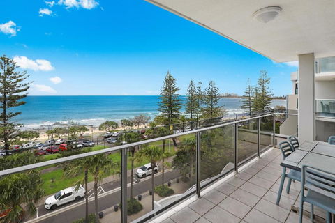 Spinnaker Beach Front - Accommodation Mooloolaba 0