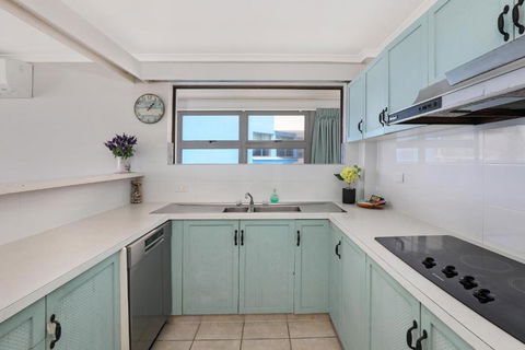 Spinnaker Beach Front - Accommodation Mooloolaba 3