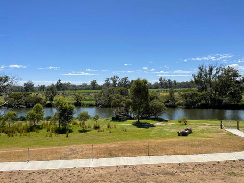 Stirling Estate Chalets - Accommodation Mooloolaba 2