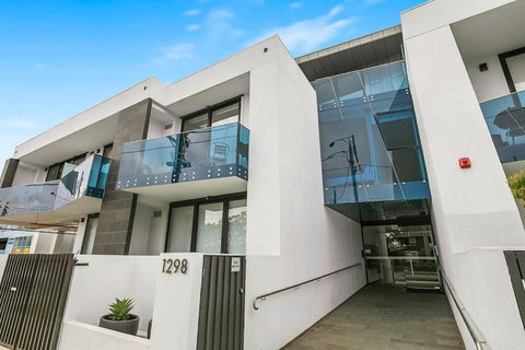 The Even Apartment In Carnegie With Parking - Accommodation Mooloolaba 1
