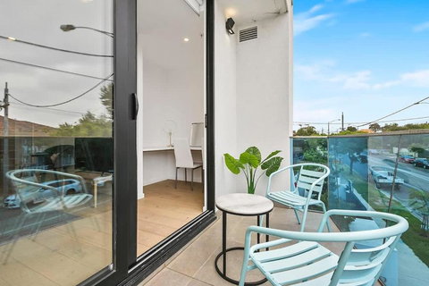 The Even Apartment In Carnegie With Parking - Accommodation Mooloolaba 3
