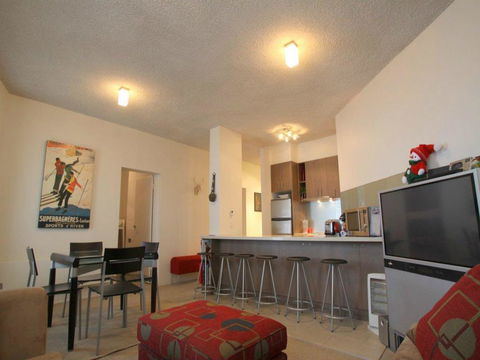 Beehive 18 - Accommodation Mooloolaba 3