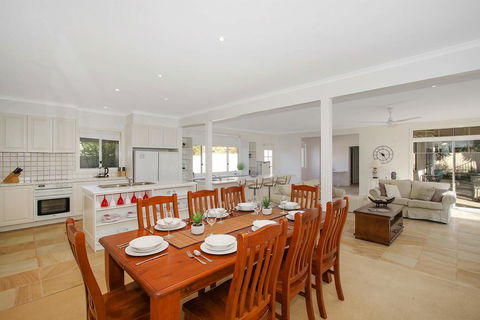 Bella House - Accommodation Mooloolaba 0