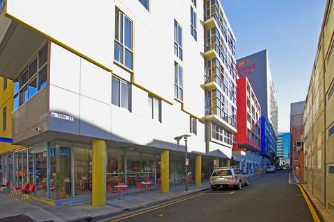 Bent St Apartments 2 - Accommodation Mooloolaba 0