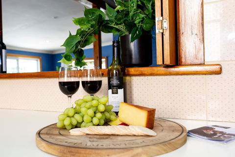 Best Central House - SLEEPS 11 !! - Accommodation Mooloolaba 3