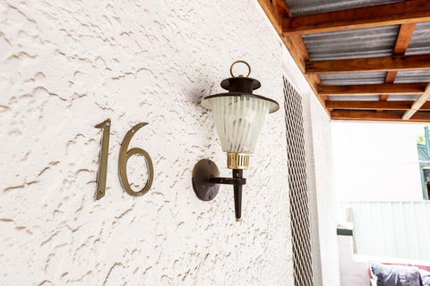 Best Central House - SLEEPS 11 !! - Accommodation Mooloolaba 1