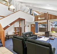 Black Dolphin Waterfront Townhouse - Bay Views - Accommodation Mooloolaba