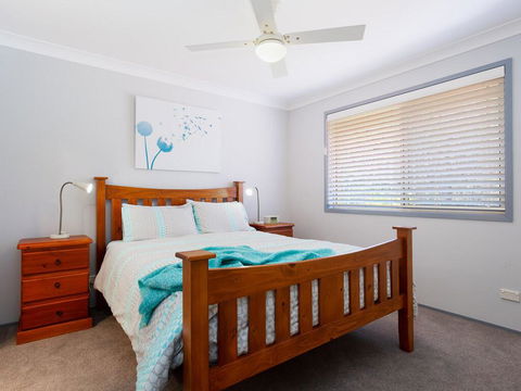 Blue Bay, 83a Rocky Point Road - Foxtel & Air Conditioning Downstairs - Accommodation Mooloolaba 3