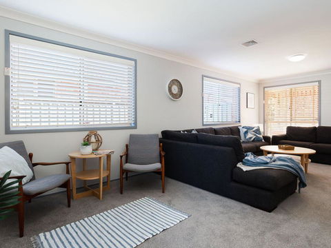 Blue Bay, 83a Rocky Point Road - Foxtel & Air Conditioning Downstairs - Accommodation Mooloolaba 1