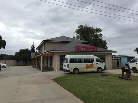 Blue Sky Apartment - Accommodation Mooloolaba 1