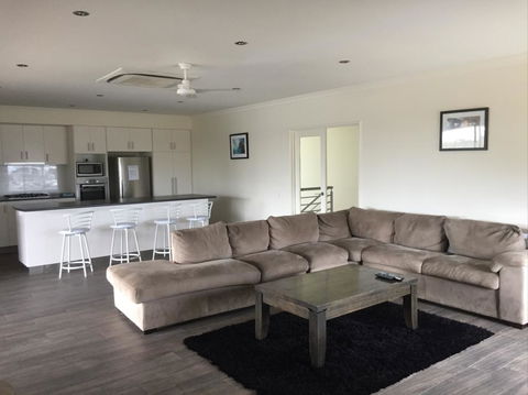 Blue Sky Apartment - Accommodation Mooloolaba 0