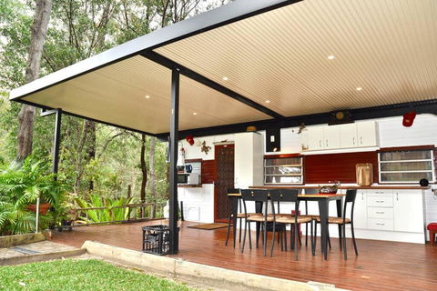 BoBRENE On Tamborine Nude Retreat - Cosy Chalet - Accommodation Mooloolaba 1