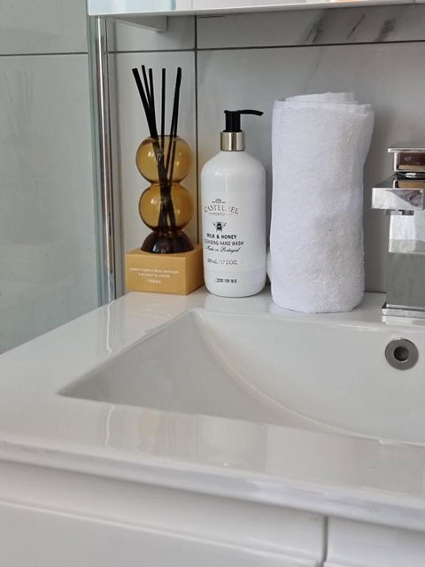 The Lux Guest House - Accommodation Mooloolaba 2