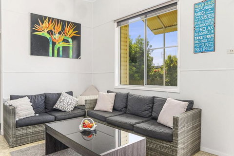 Waratah Cottage - Accommodation Mooloolaba 1