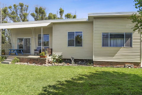 Waratah Cottage - Accommodation Mooloolaba 0