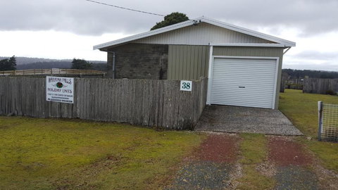 Waratah Falls Holiday Unit - Accommodation Mooloolaba 1