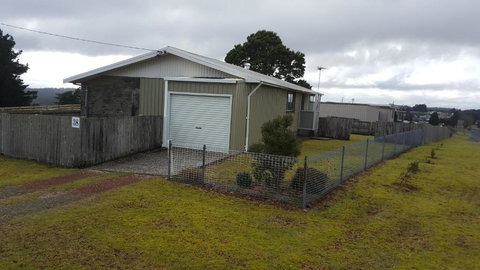 Waratah Falls Holiday Unit - Accommodation Mooloolaba 3