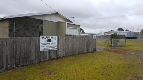 Waratah Falls Holiday Unit - Accommodation Mooloolaba 2