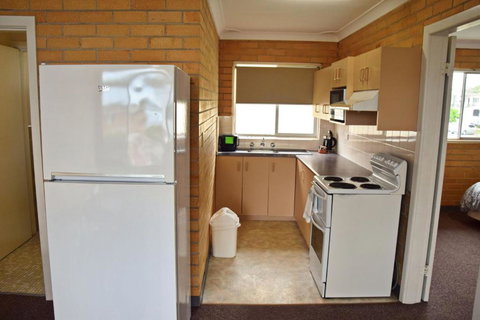 Wards Holiday Flat 8 - Accommodation Mooloolaba 3