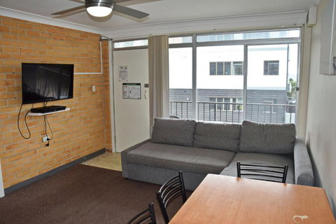 Wards Holiday Flat 8 - Accommodation Mooloolaba 1