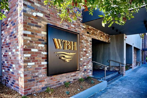 Warners Bay Hotel - Accommodation Mooloolaba 0