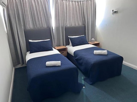Warners Bay Hotel - Accommodation Mooloolaba 1