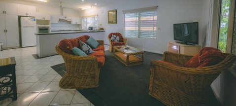 Darwin House - Accommodation Mooloolaba 2