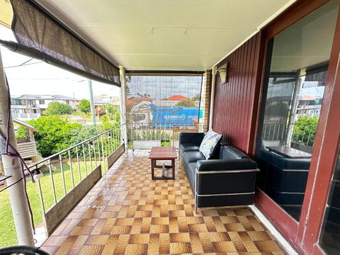 Zen Escape Guest House- Romantic Escape, Cozy Delight, Oasis Suite - Accommodation Mooloolaba 2