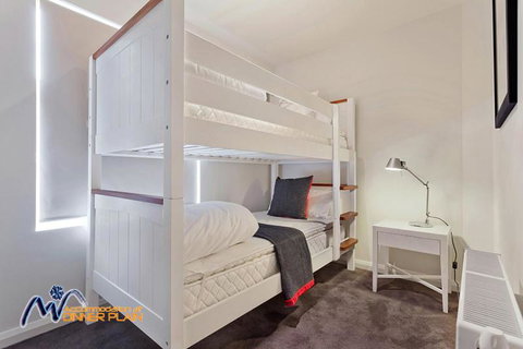 Zoncolan - Accommodation Mooloolaba 1